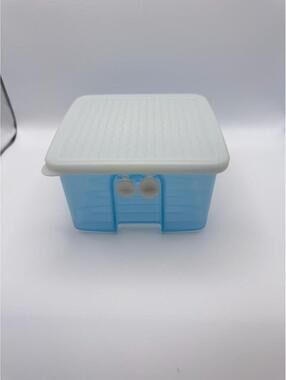 Tupperware Fridge Smart Vented Square Container Blue 3994A-1  w/Lid 3994A-2